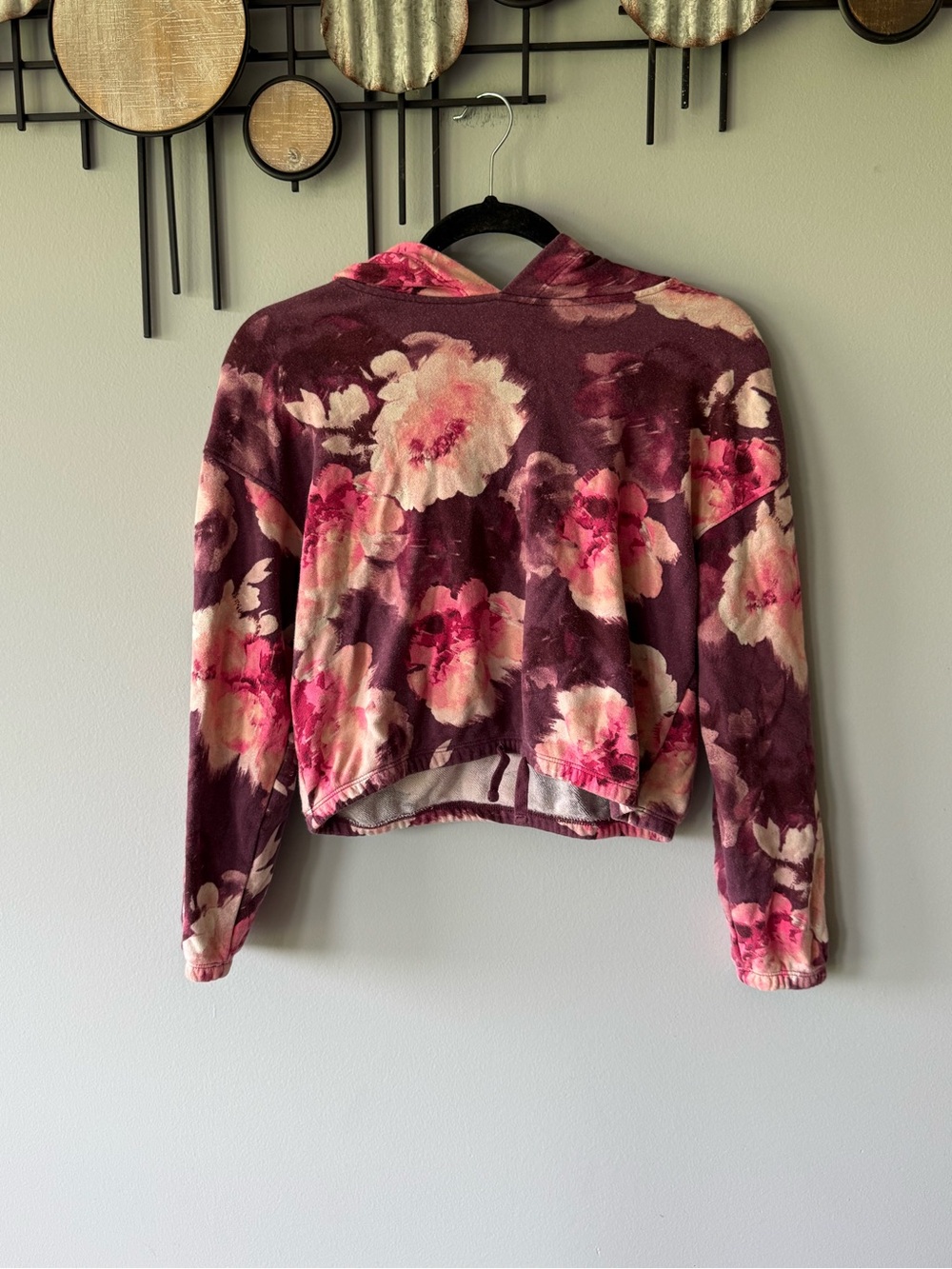 Old Navy Girl’s cropped hoodie with drawstring hem Size 10/12